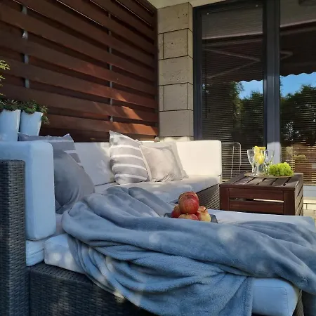 Apartament 2 Pokoje, Blisko Morza, Ogródek, Garaż, Kameralne